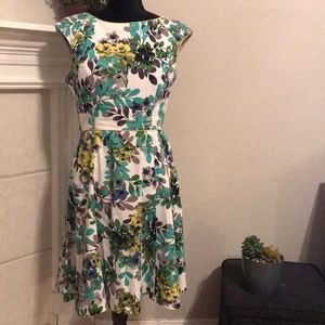 ❤️ Floral Dress With Back Cutout